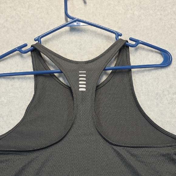 Under Armour Gray Fitted Sleeveless Tank Top - Picture 8 of 9